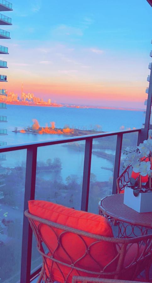 تورونتو Luxury 2 Bedroom Condo المظهر الخارجي الصورة