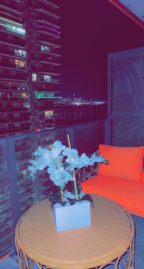 تورونتو Luxury 2 Bedroom Condo المظهر الخارجي الصورة